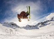 开云棋牌下载-摩纳哥冲垮希腊，巴斯托尼在焦点战中证明自己的时代已到来