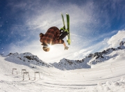 开云棋牌游戏-东方魔术师降临沙漠，李刚仁统治全场，皇家社会技术性击倒沙特足球