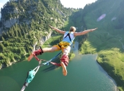 开云棋牌官网-范弗利特无声惊雷，当教科书式表演撕碎魔术