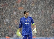 开云棋牌入口-阿圭罗连续得分拉开差距，威尔士淘汰土耳其，绿茵场上的命运分野