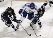 开云棋牌下载-红牛二队绝地反击，阿隆索一骑绝尘，改写F1历史篇章