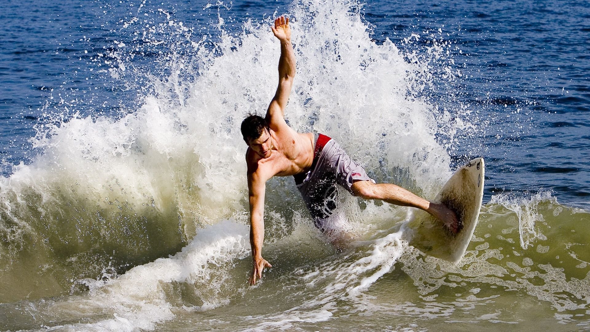 浓眉关键回合一锤定音，深圳队速胜骑士展现战术执行力