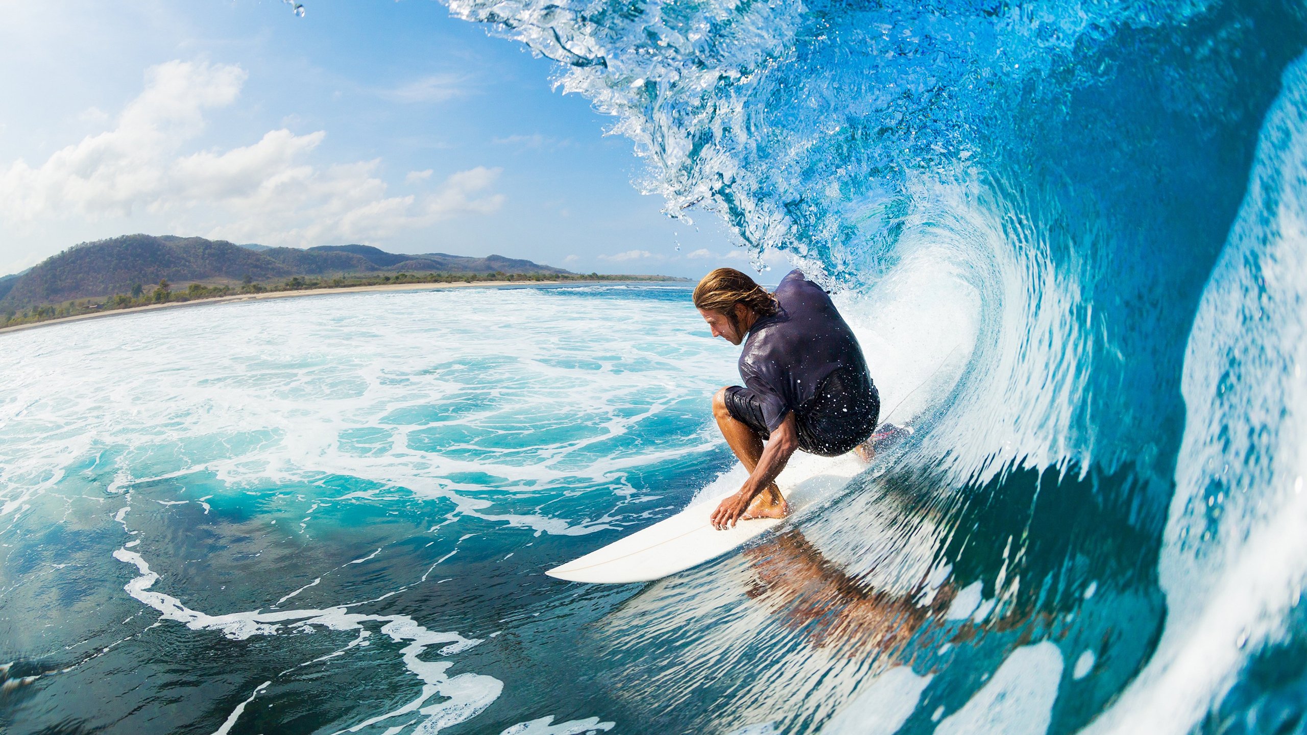 赛道与球场，F1新赛季揭幕战焦点战，开拓者带走火箭